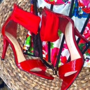 Marc Fisher Hot Red heels
